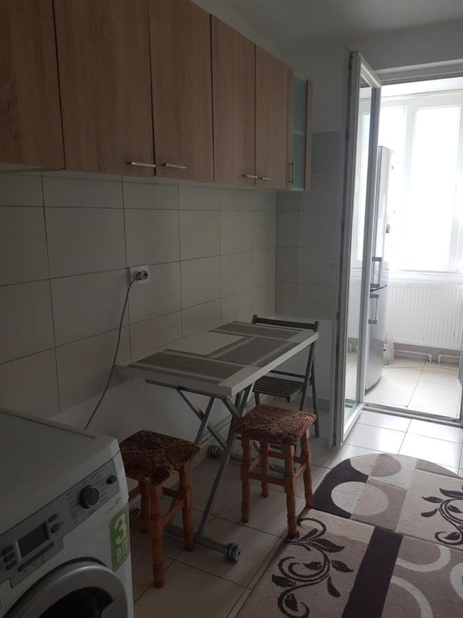 Appartamento Garsoniera Emilia Câmpulung Moldovenesc Esterno foto