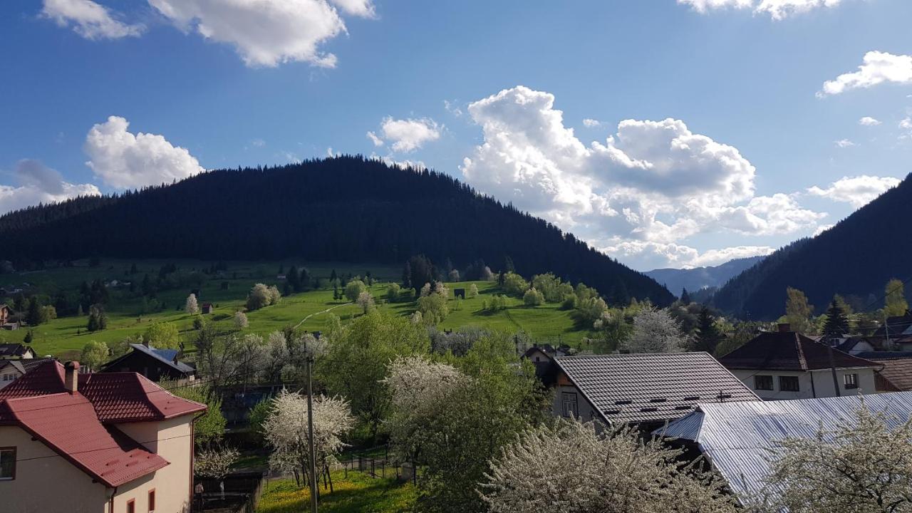 Appartamento Garsoniera Emilia Câmpulung Moldovenesc Esterno foto