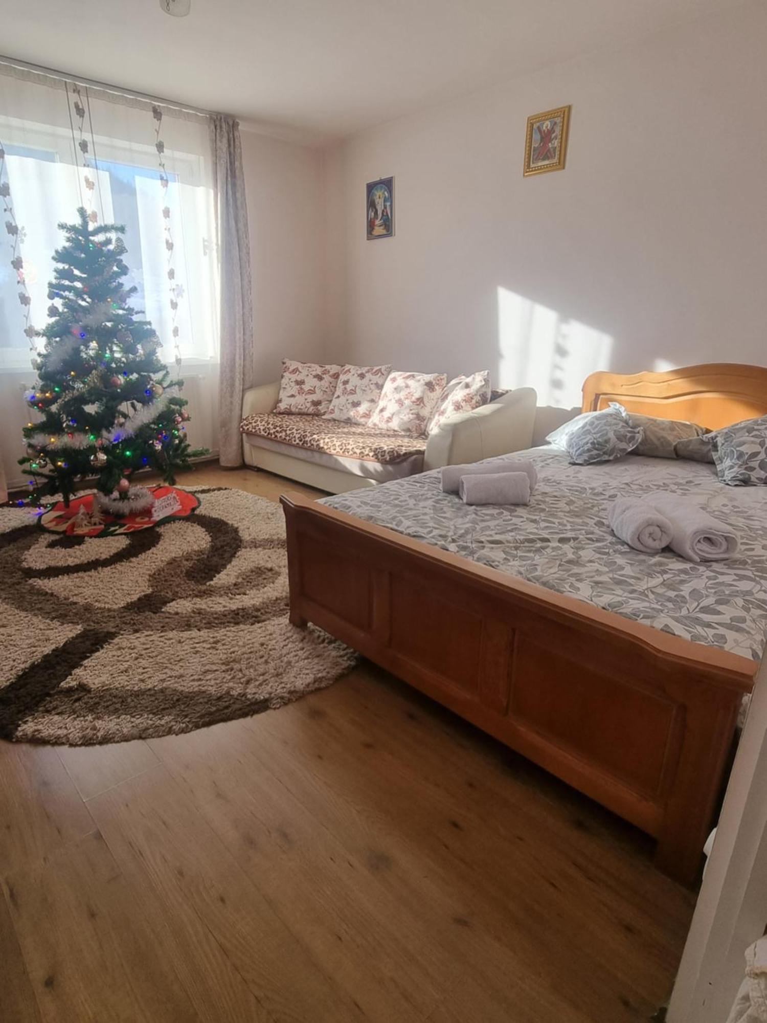 Appartamento Garsoniera Emilia Câmpulung Moldovenesc Esterno foto