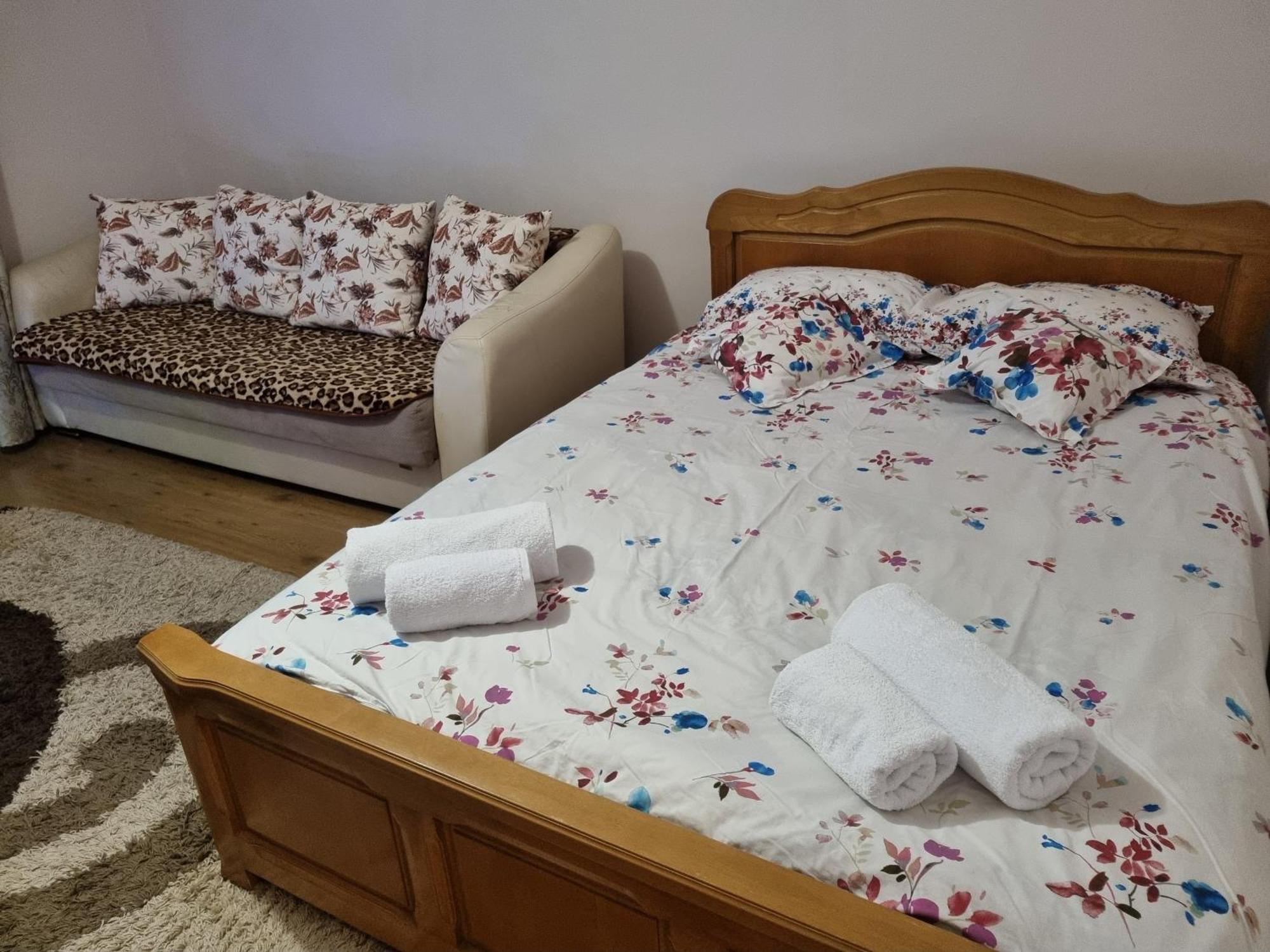 Appartamento Garsoniera Emilia Câmpulung Moldovenesc Esterno foto